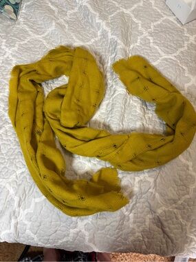 Women's Lightweight Mustard Knit Scarf